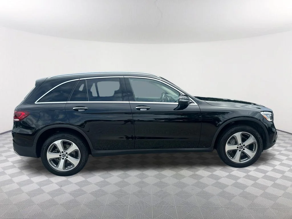 Used 2020  Mercedes-Benz GLC 300 image 4