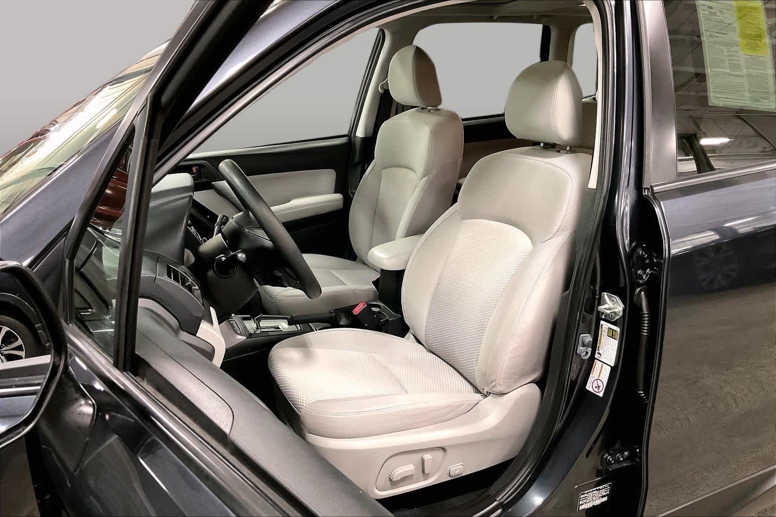 Used 2015 Dark Gray Metallic Subaru 2.5i Premium image 8