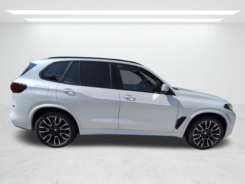 New 2026 Mineral White Metallic BMW xDrive40i image 3