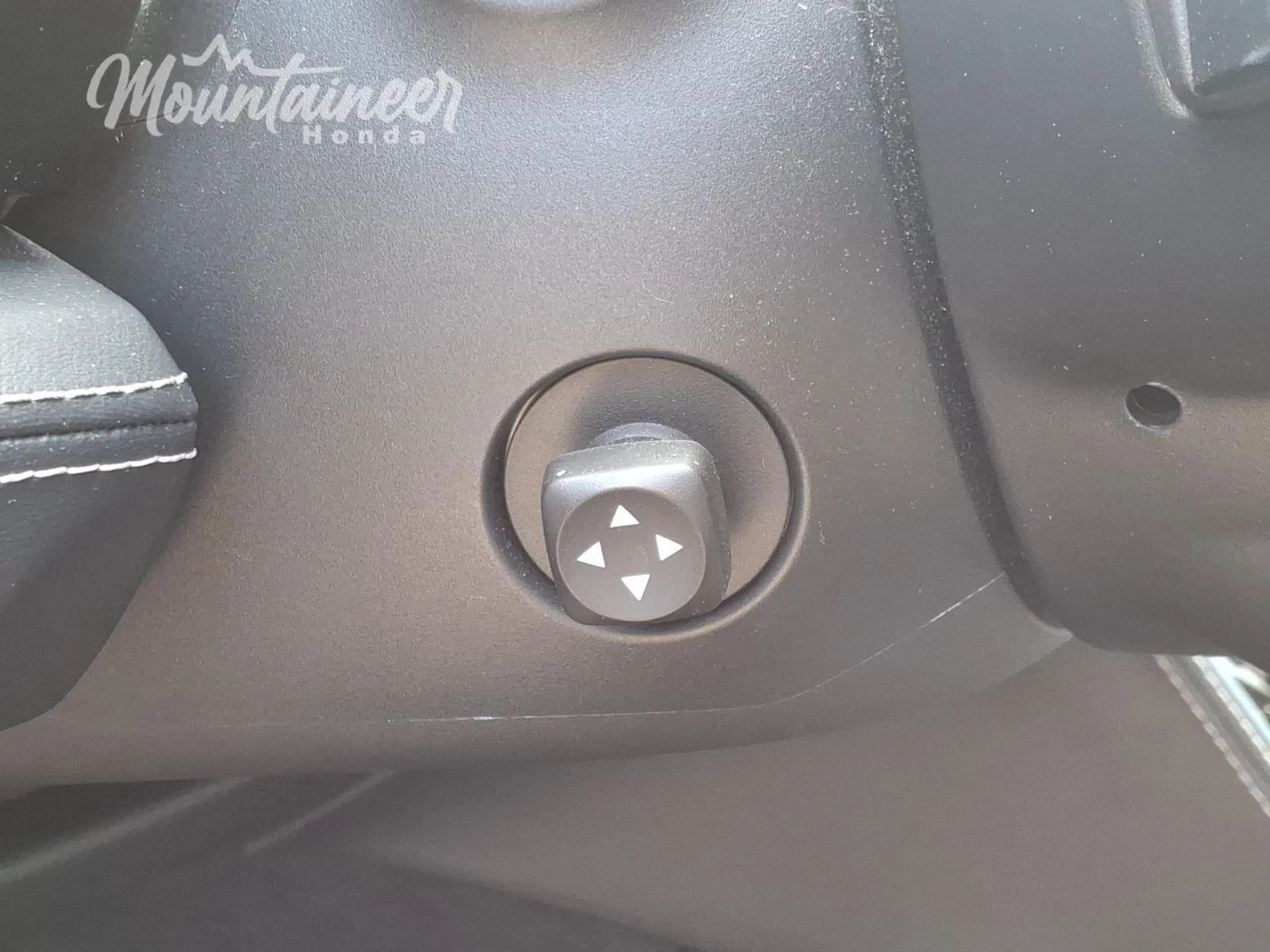 Used 2023 Liquid Carbon Metallic Acura SH-AWD w/Advance image 35