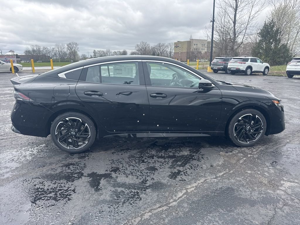 2026 Nissan Sentra SR - Photo 2