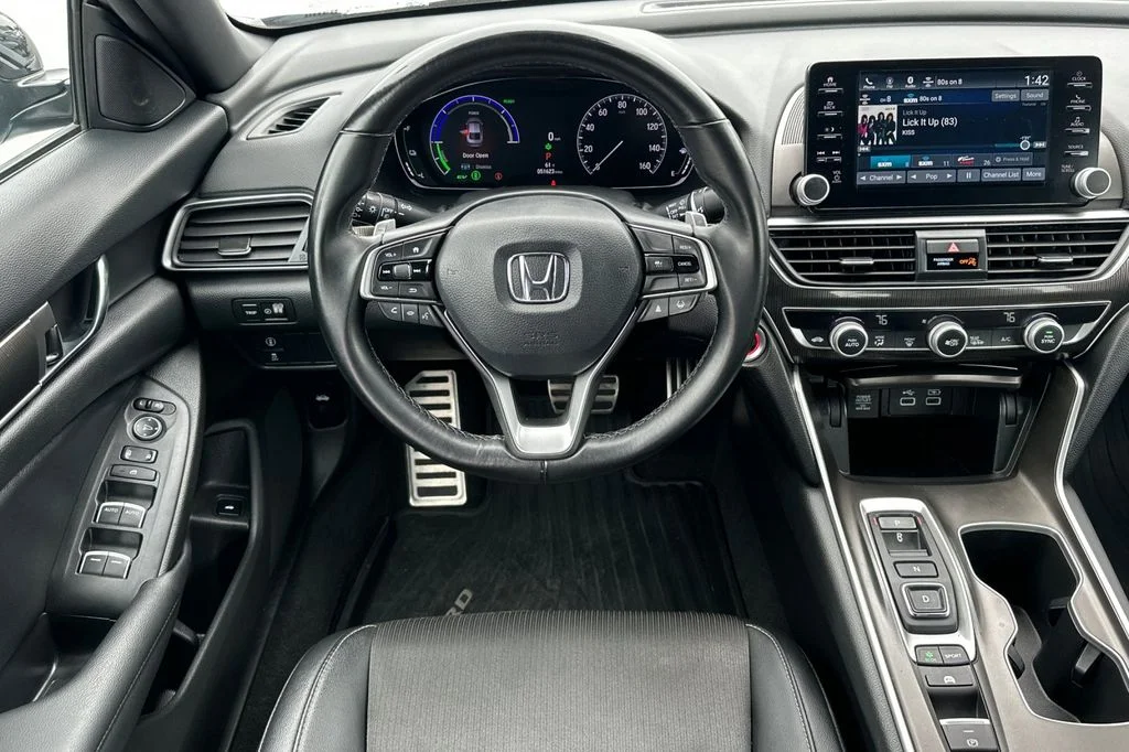 Used 2022 Lunar Silver Metallic Honda Sport image 16