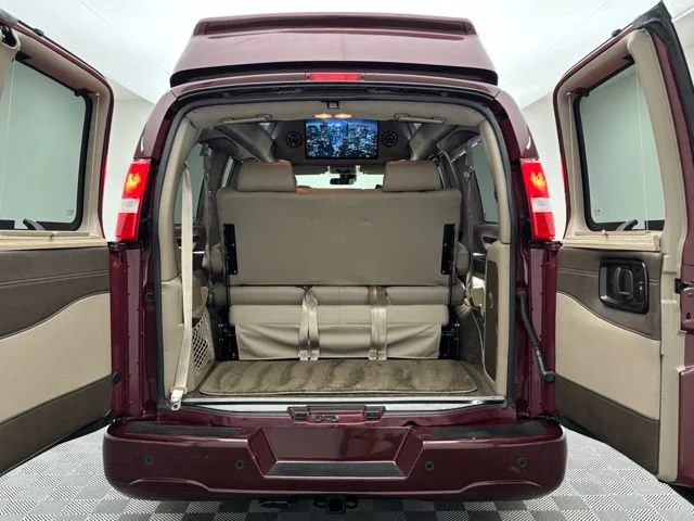 2020 GMC Savana Cargo Work Van - Photo 10