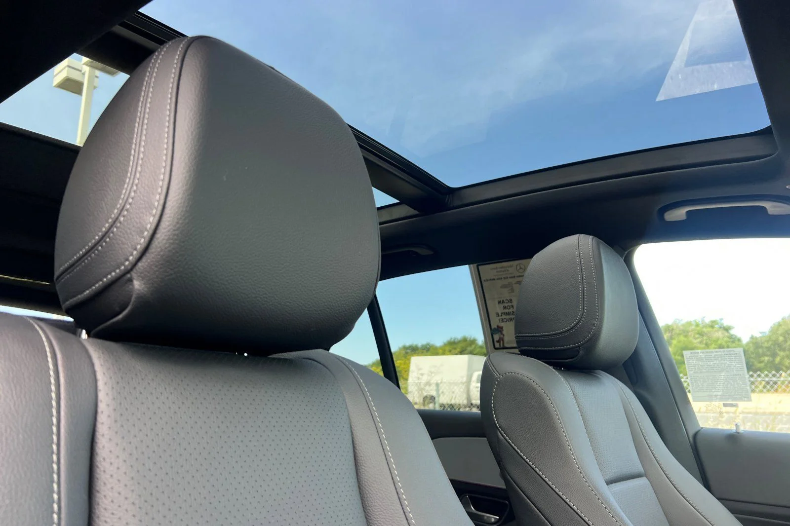 Used 2025 Gray Mercedes-Benz GLE 450e image 19