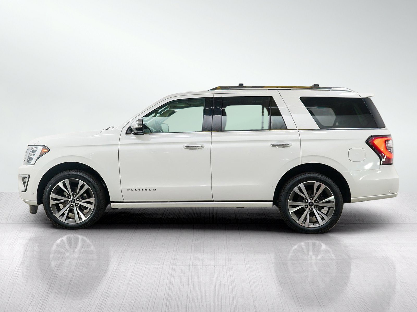 Used 2020 Ford Expedition Platinum with VIN 1FMJU1MT3LEA23990 for sale in South Saint Paul, Minnesota