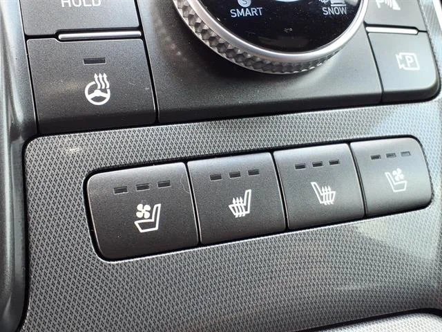 Used 2022 Quartz White Hyundai Calligraphy image 7