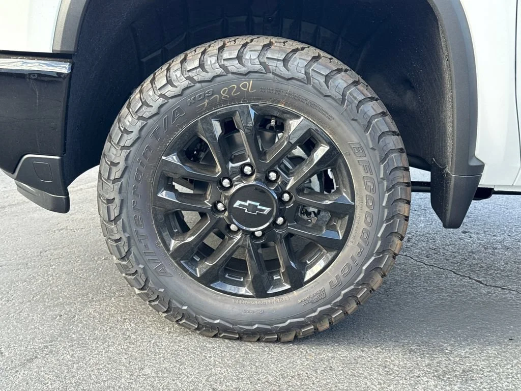New 2026 Summit White Chevrolet LT image 5