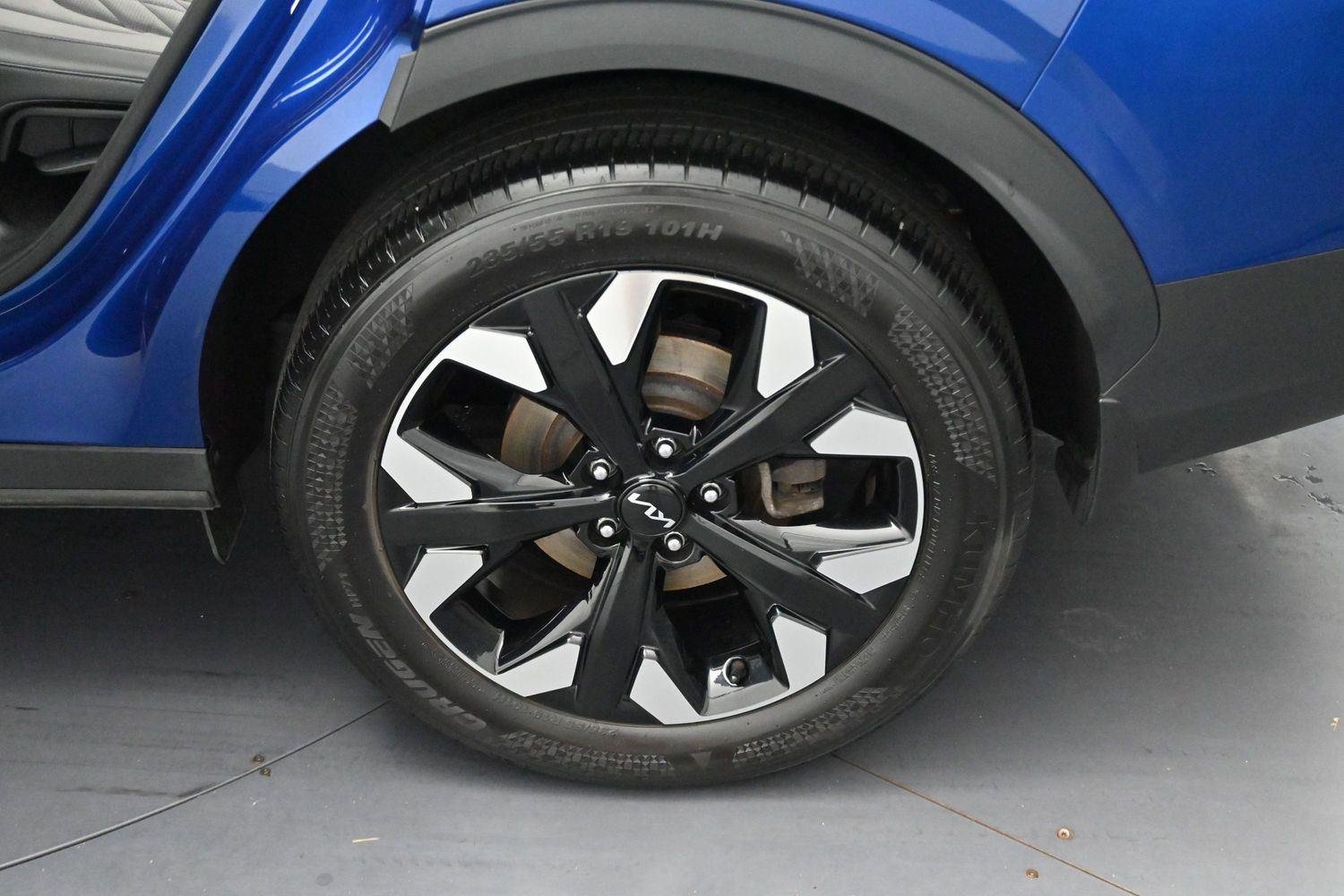 Used 2024 Sapphire Blue Kia X-Line image 28
