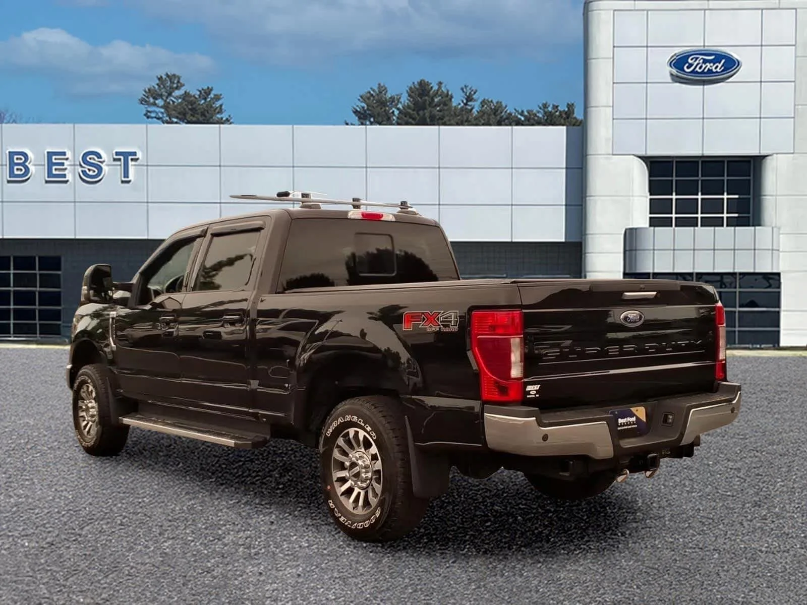 Used 2022 Agate Black Metallic Ford LARIAT image 4