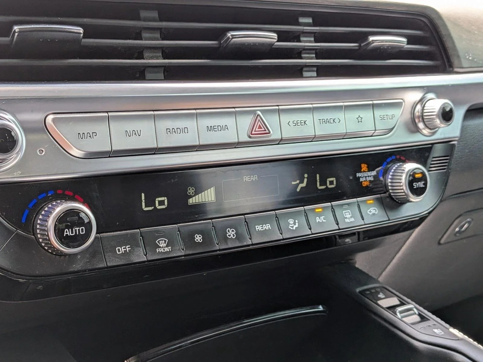 Used 2022 Wolf Gray Kia SX image 8