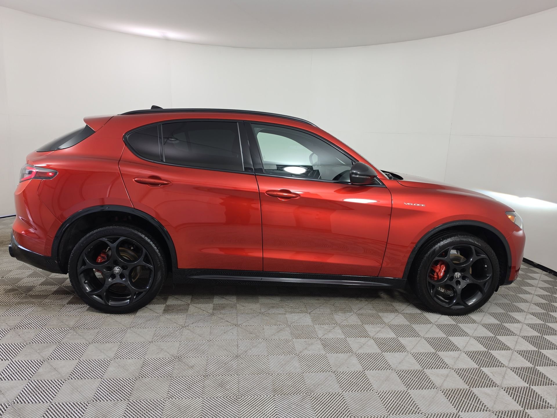 Used 2024 Red Alfa Romeo Veloce image 8