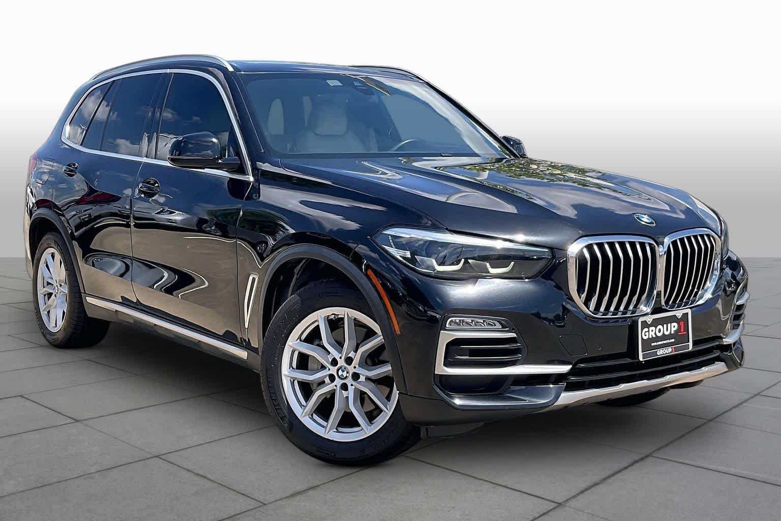Used 2019 Black Sapphire Metallic BMW xDrive40i image 3