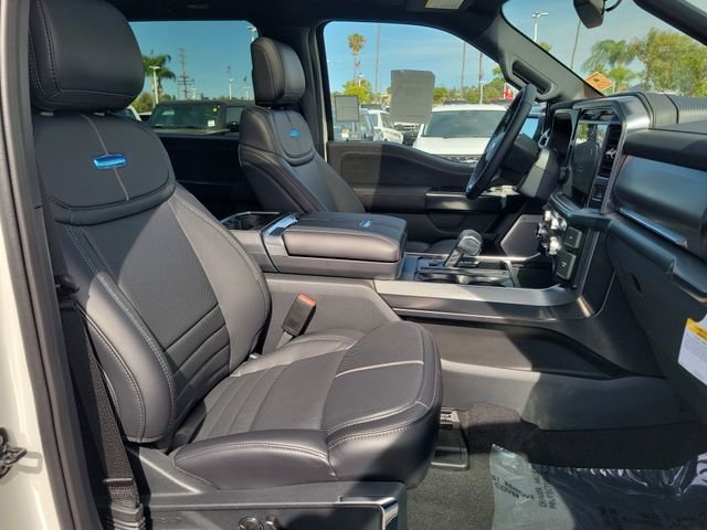 New 2026 Star White Metallic Tri-Coat Ford Platinum® image 21