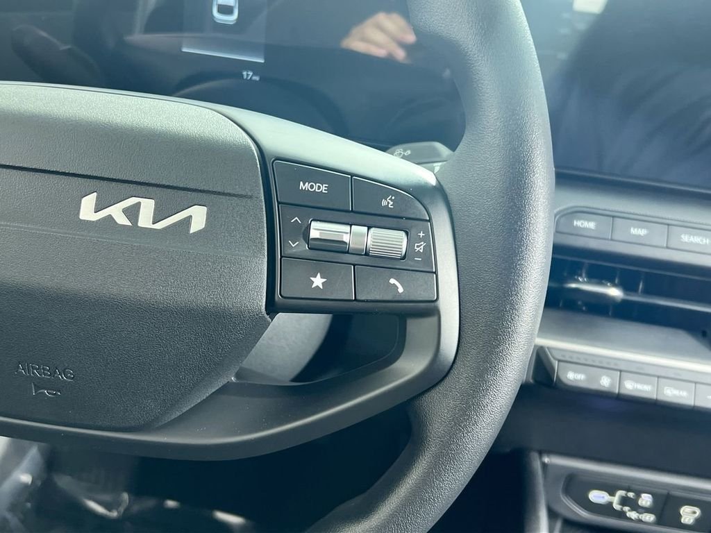 New 2026 Snow White Pearl Kia LX image 18