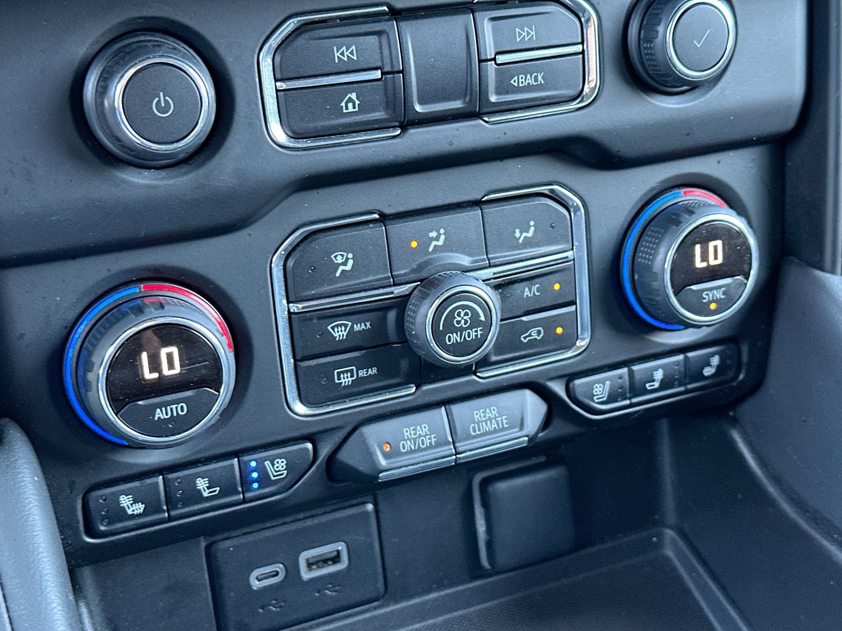 Used 2024 Summit White Chevrolet Premier image 19