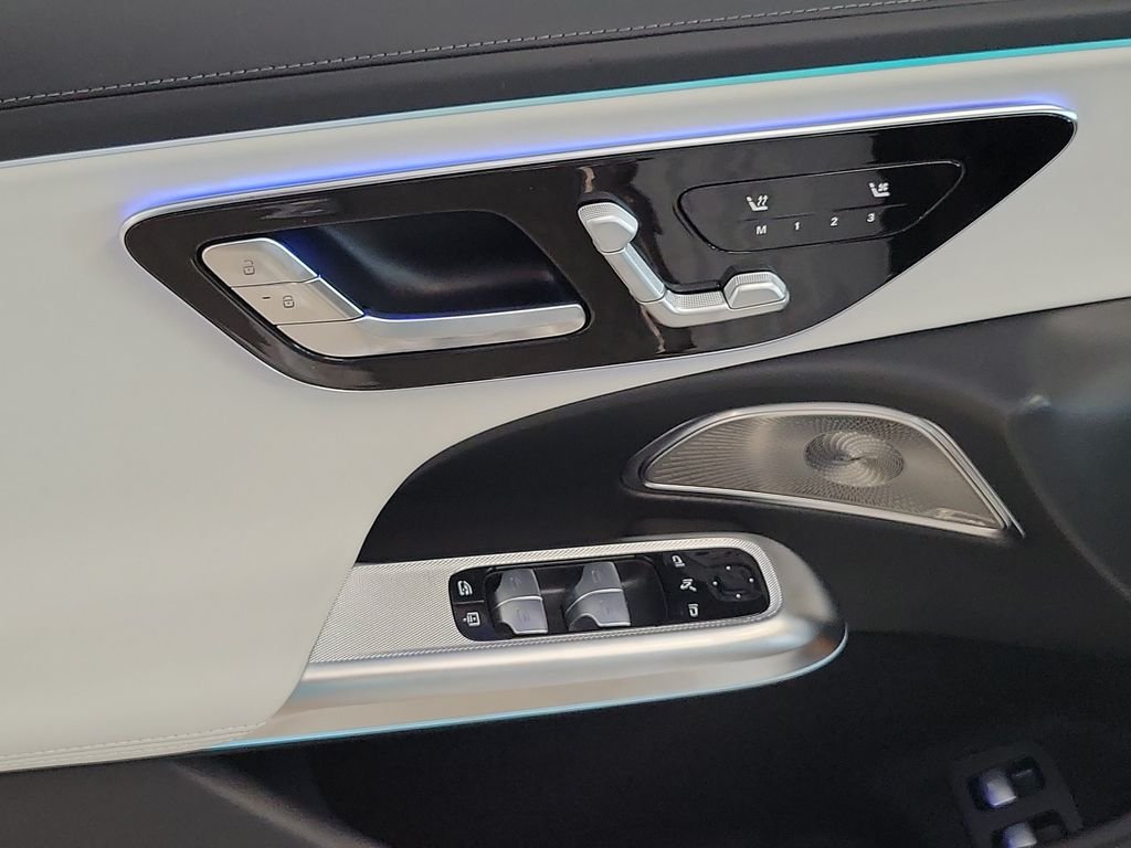 New 2027 MANUFAKTUR Moonlight White Magno Mercedes-Benz AMG® E 53 E 4MATIC+ Sedan image 18