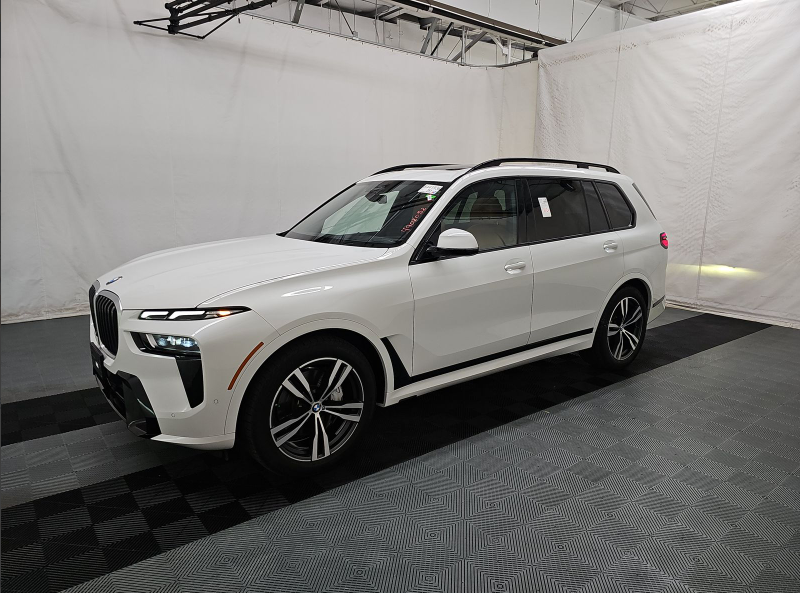 Used 2024 White BMW xDrive40i image 3