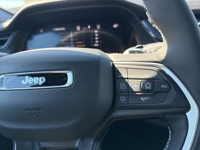 New 2026 Bright White Clear-Coat Exterior Paint Jeep Altitude image 26