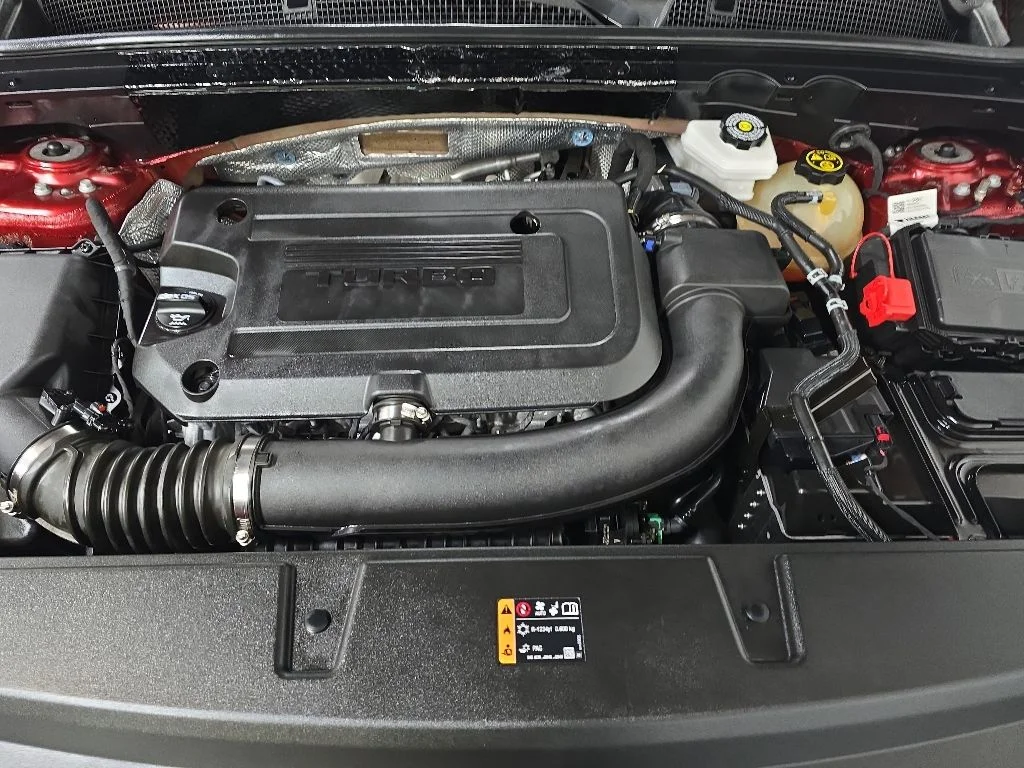 Used 2022 Red Buick Essence image 13