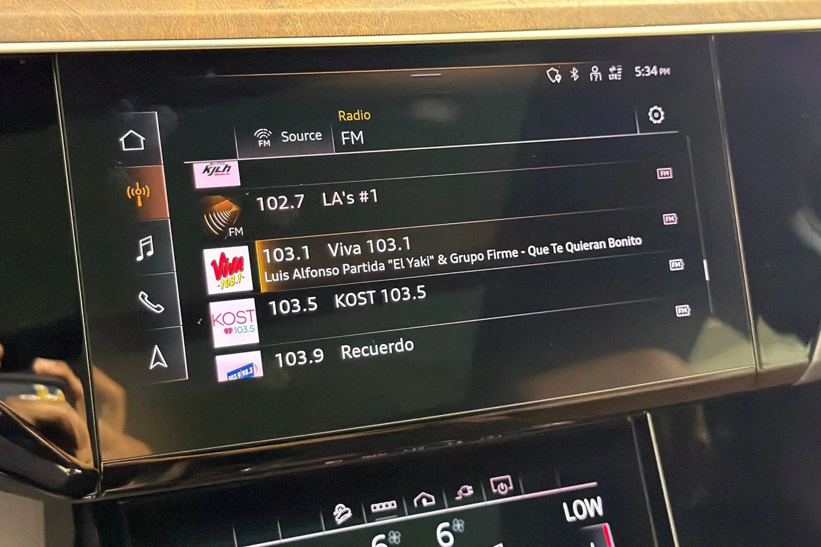 Used 2022 Navarra Blue Metallic Audi Premium Plus quattro image 17