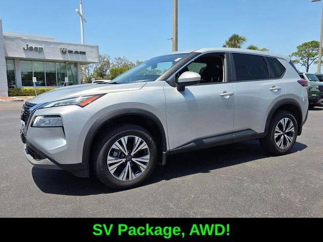 Used 2023 Silver Nissan SV image 3