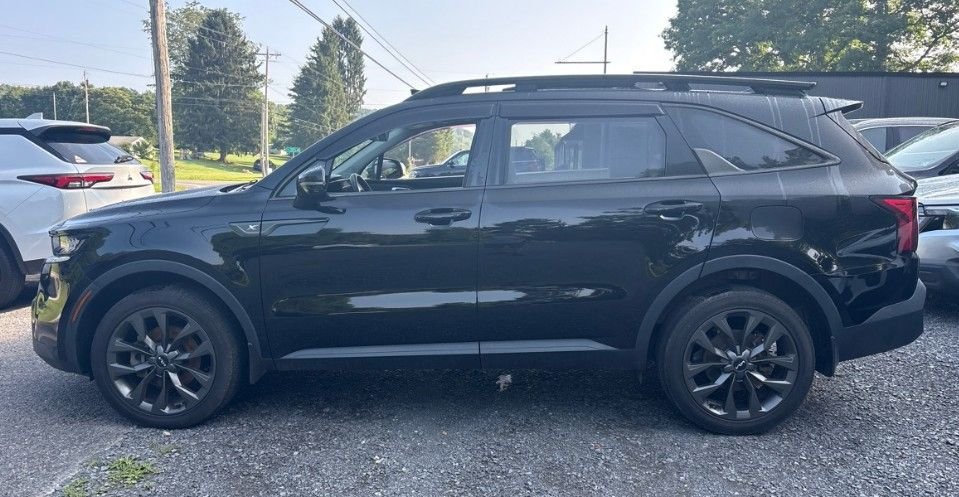 Used 2023 Black Kia X-Line EX image 3