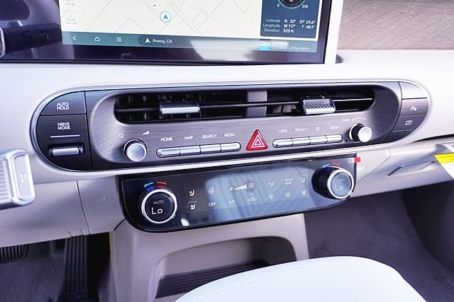 New 2026 White Hyundai SEL Premium image 33