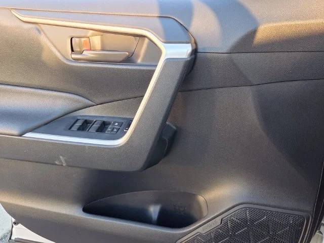 Used 2019 White Toyota LE image 29