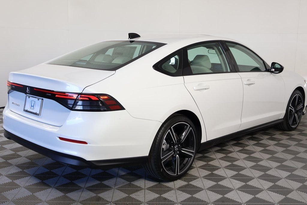 New 2026 Platinum White Pearl Honda SE image 2