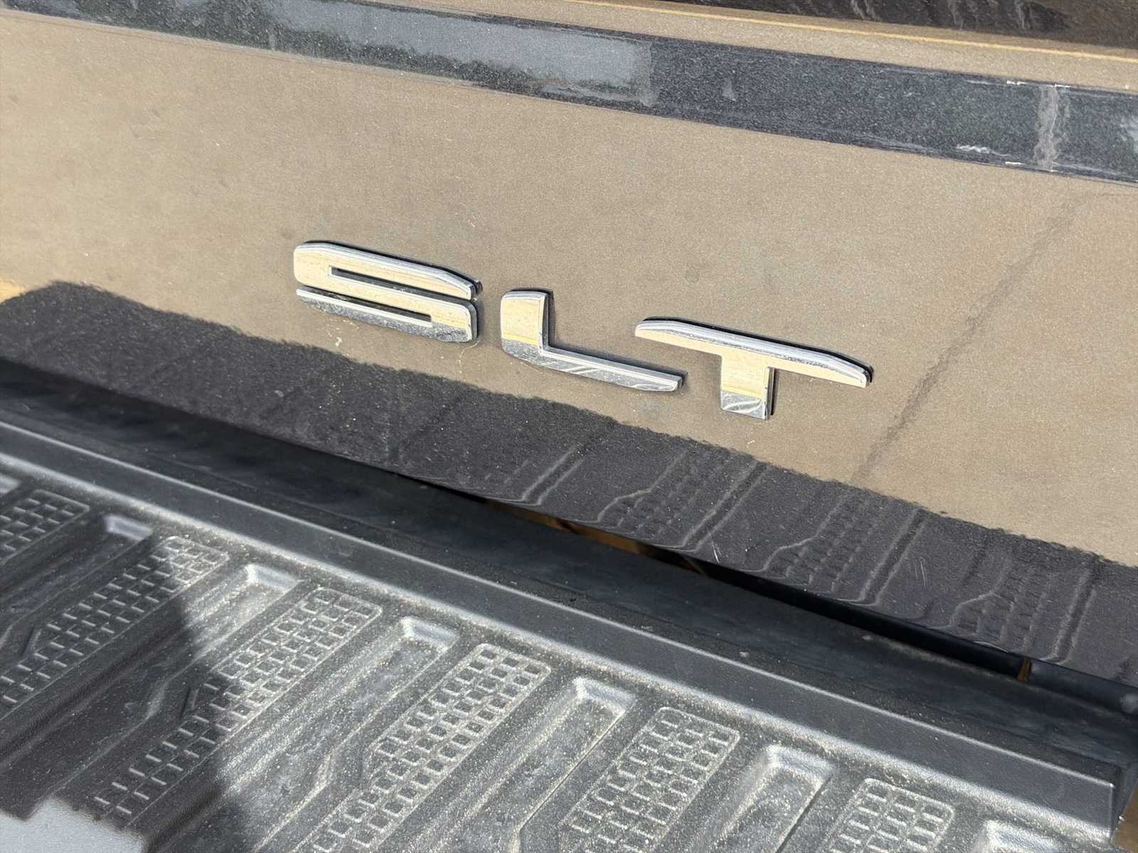 Used 2026 Titanium Rush Metallic GMC SLT image 32