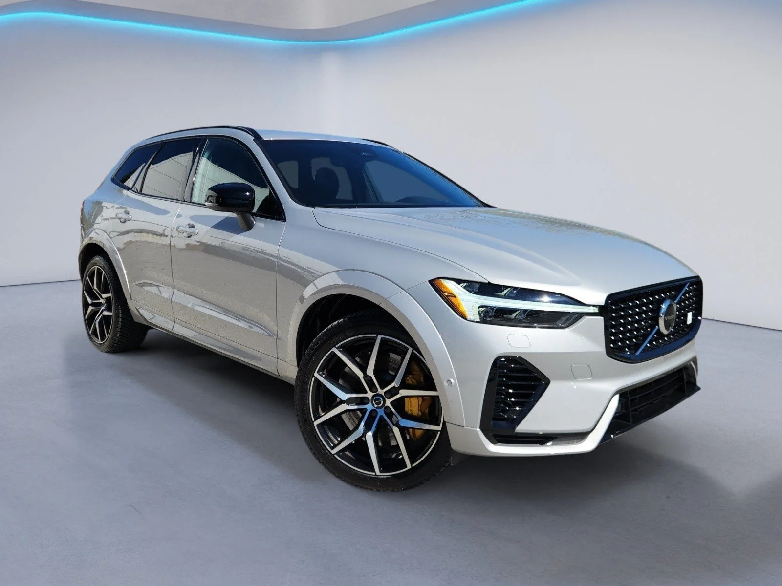 Used 2024 Silver Dawn Metallic Volvo Polestar Engineered image 2