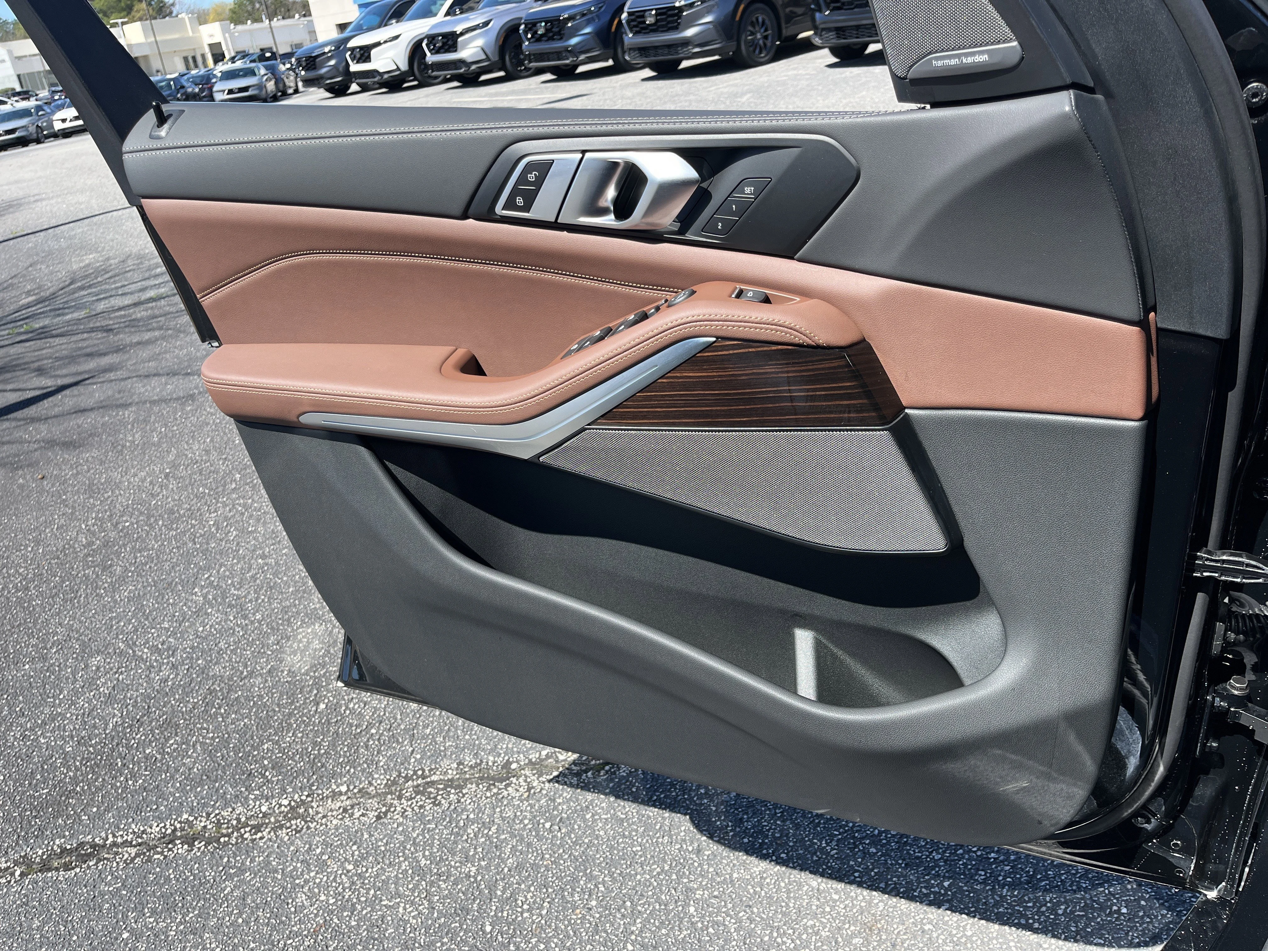 New 2026 Black Sapphire Metallic BMW xDrive40i image 15