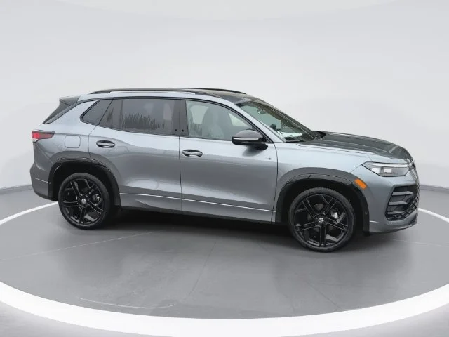 2026 Volkswagen Tiguan SE R-LINE BLACK - Photo 9