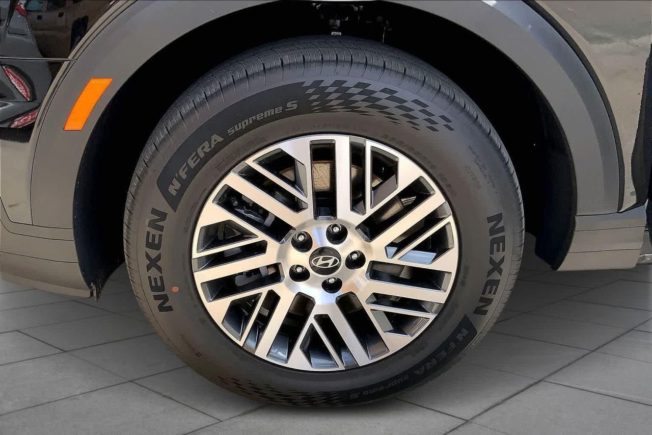 New 2026 Abyss Black Pearl Hyundai SE FWD image 11