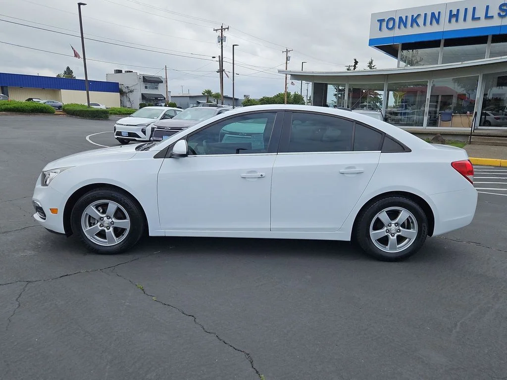 Used 2015 Summit White Chevrolet 1LT image 3