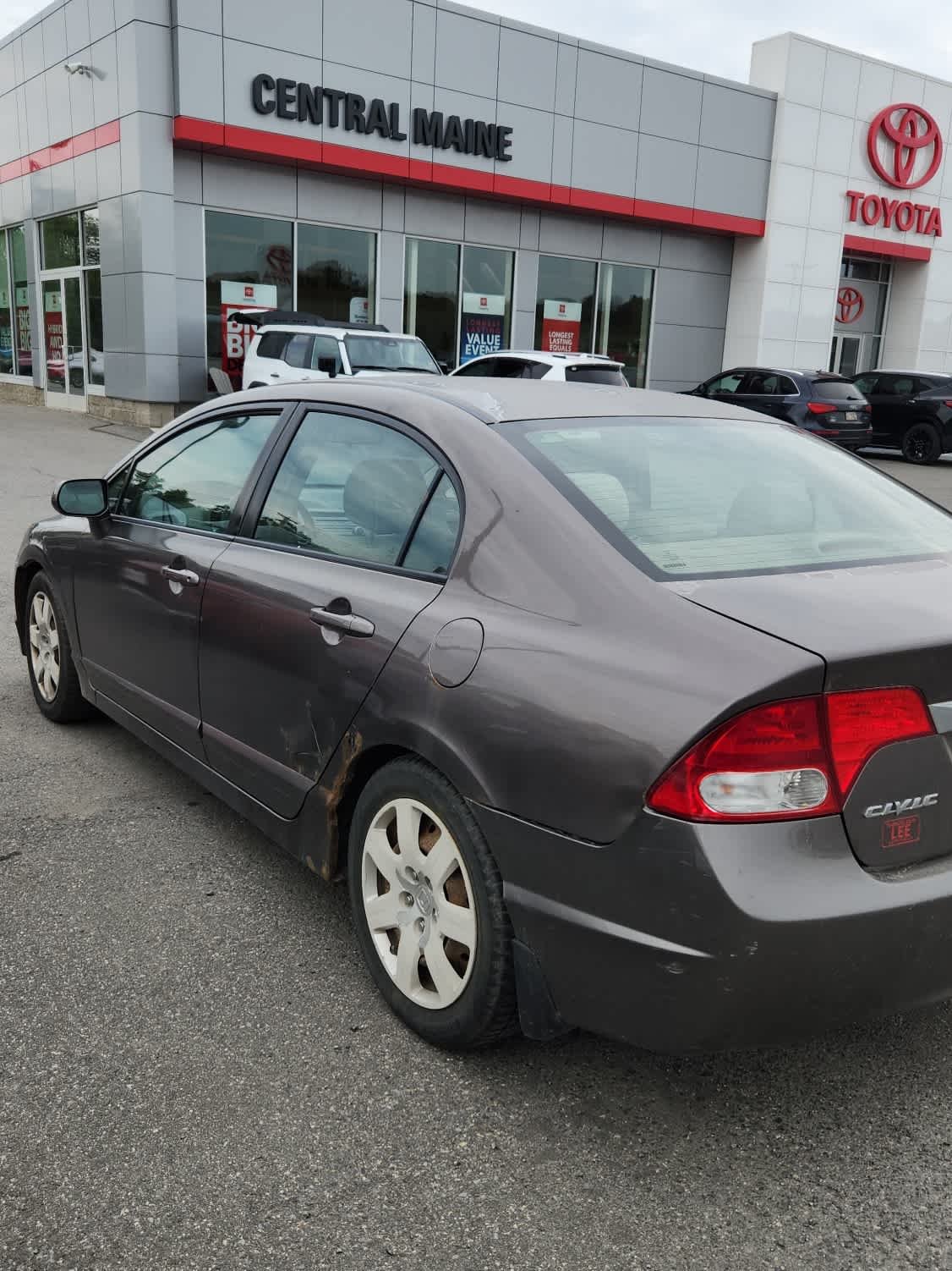 Used 2011 Gold Honda LX image 4