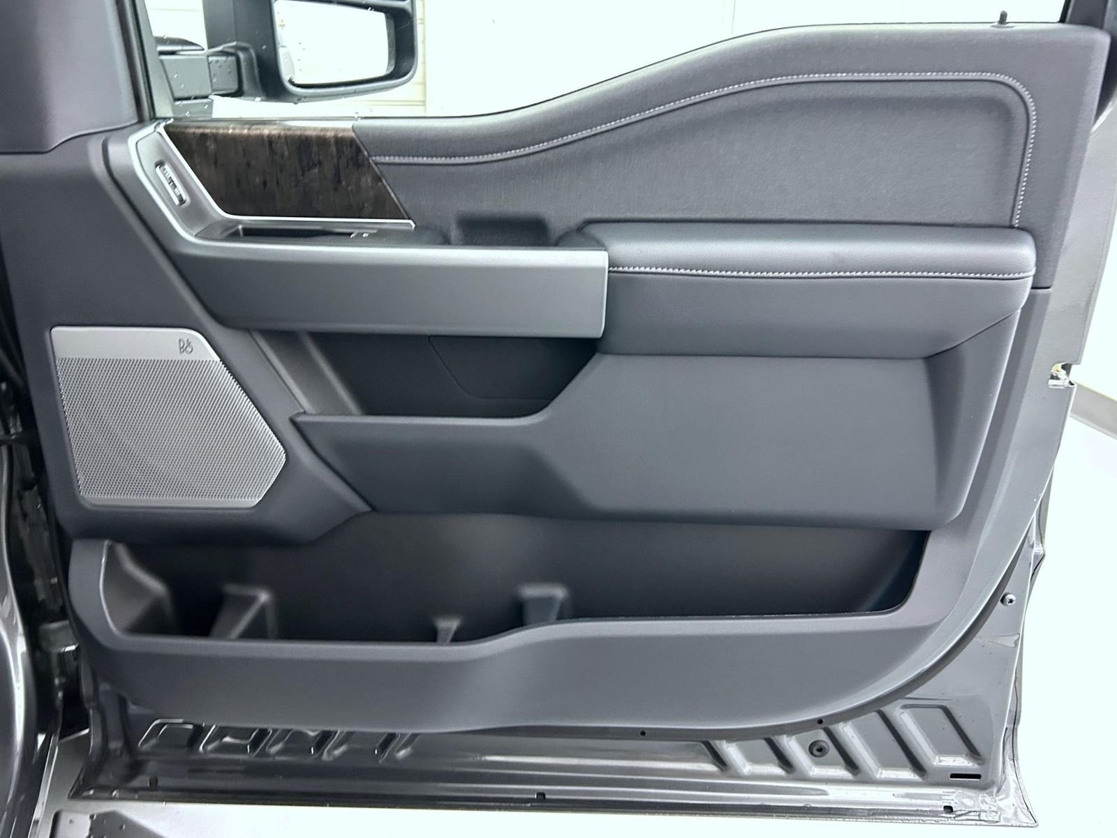New 2026 Carbonized Gray Metallic Ford Lariat image 16