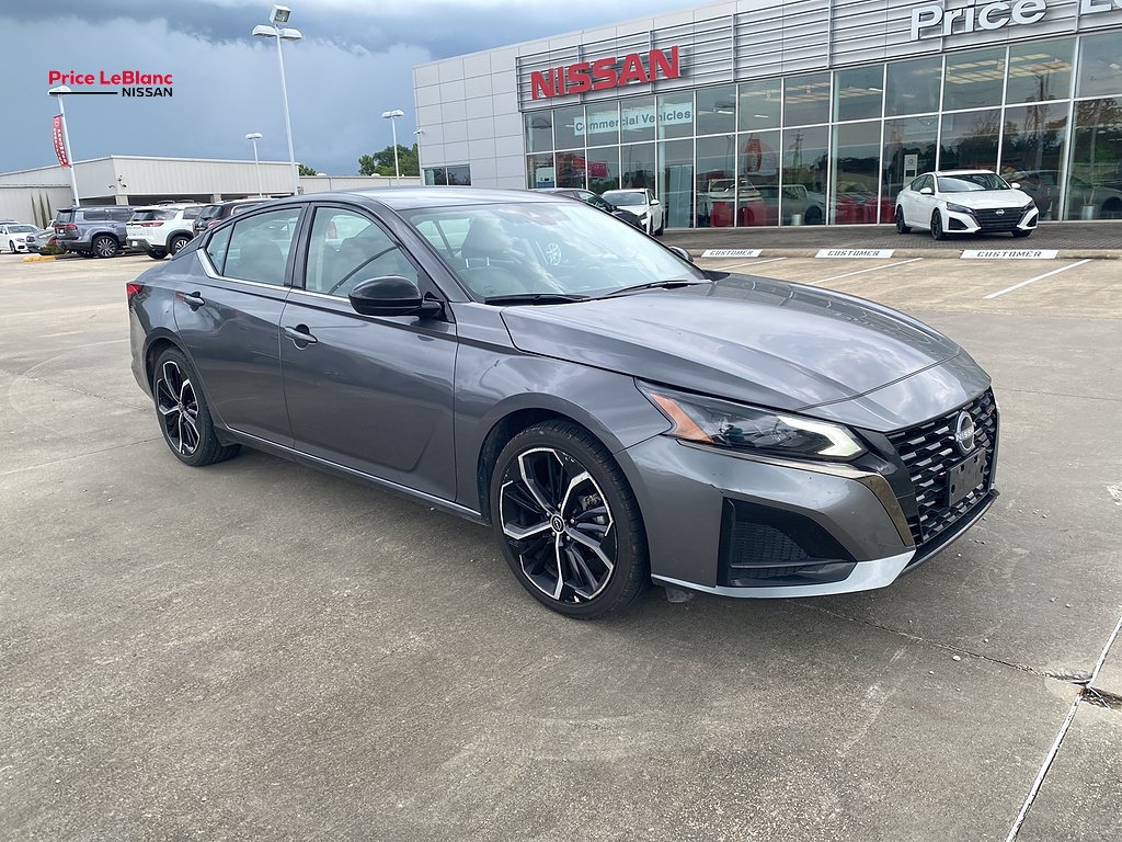 2025 Nissan Altima's photo
