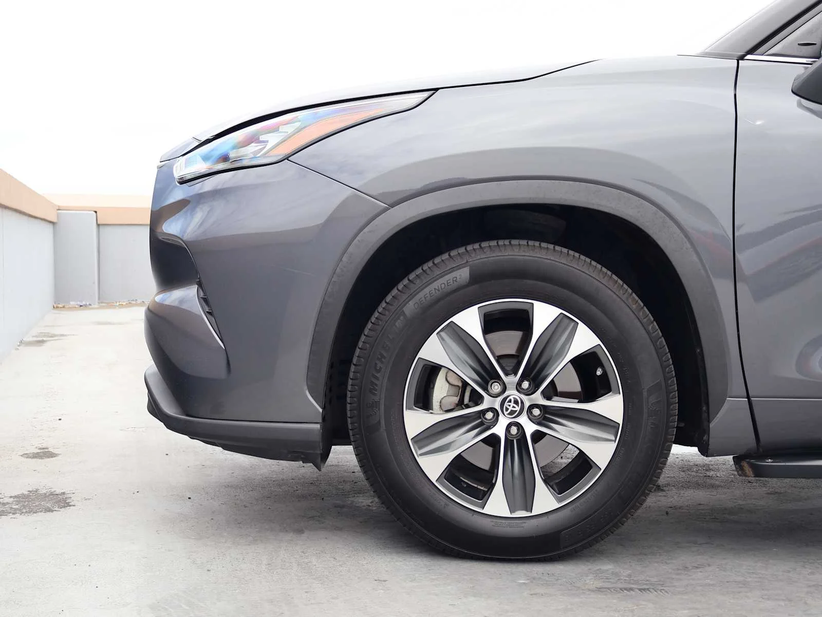 Used 2020 Magnetic Gray Metallic Toyota XLE image 10