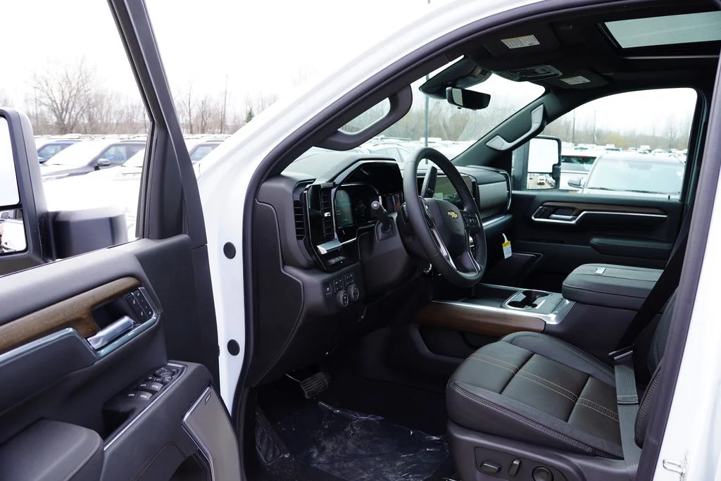 2026 Chevrolet Silverado 3500 HD High Country - Photo 11