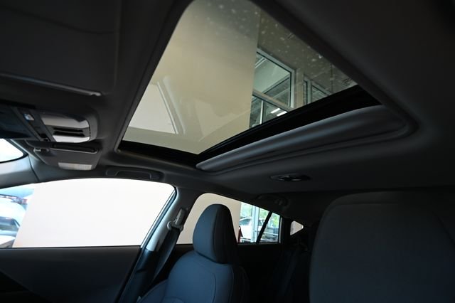 New 2026 CRYSTAL WHITE PEARL Subaru Premium image 17