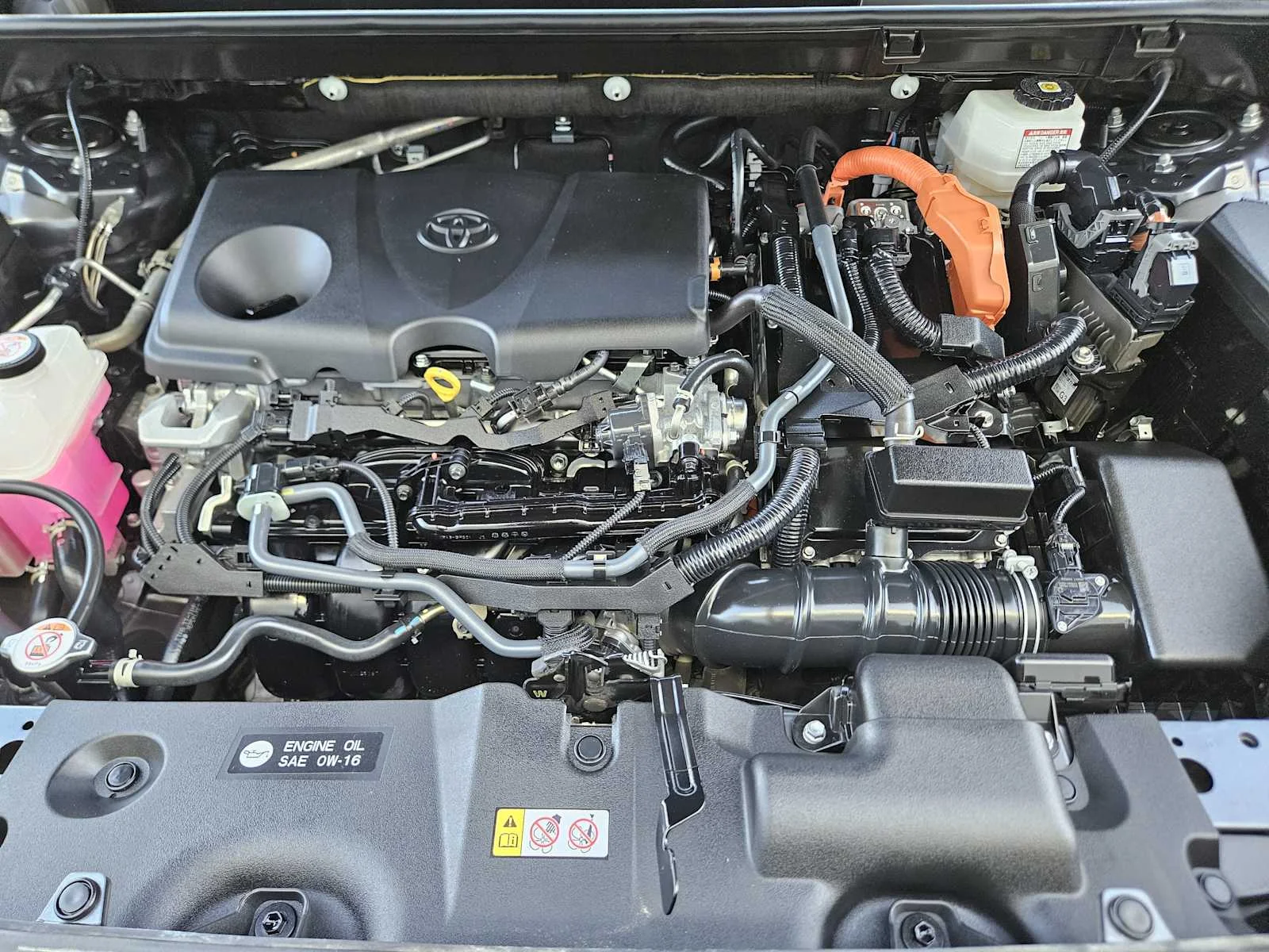Used 2022 Magnetic Gray Metallic Toyota Hybrid XLE Premium image 23