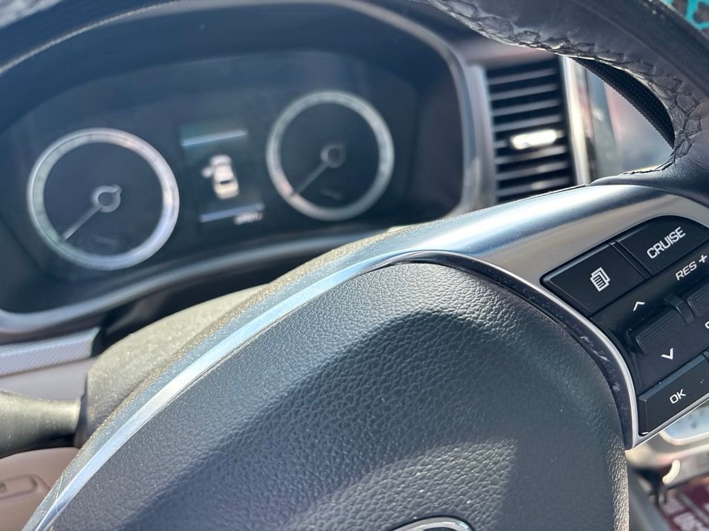 Used 2018 Gray Hyundai SEL image 19