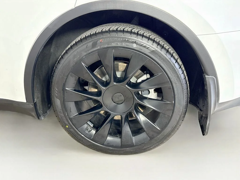 Used 2024 White Tesla Long Range image 31