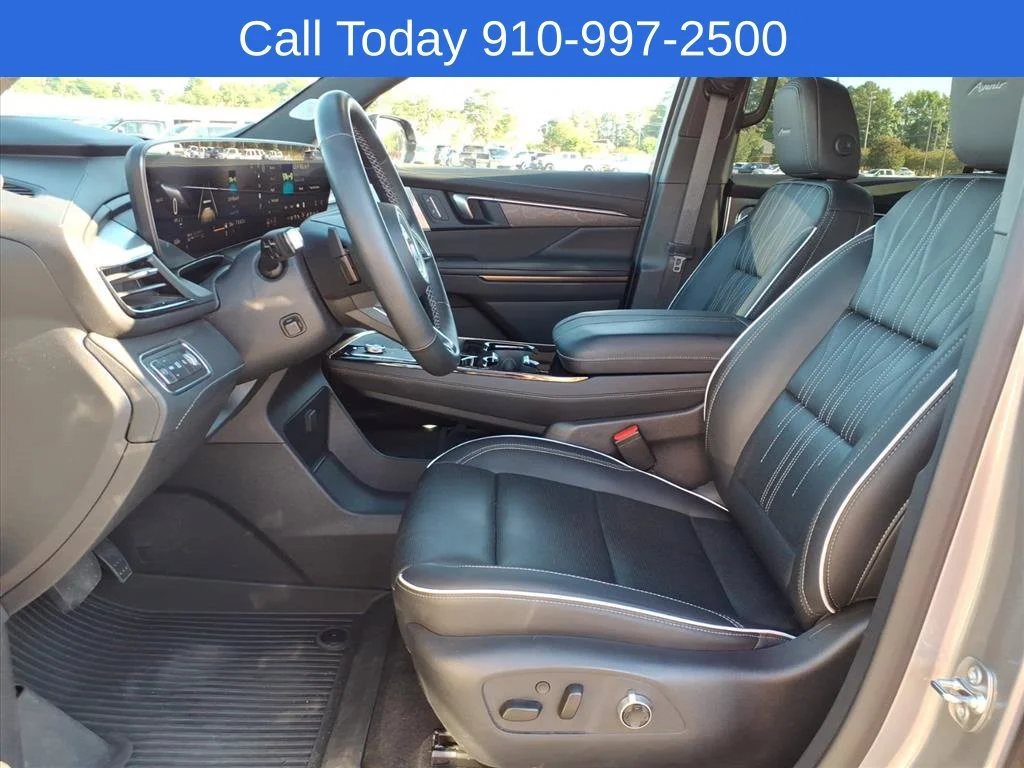 Used 2025 Moonstone Gray Metallic Buick Avenir image 9