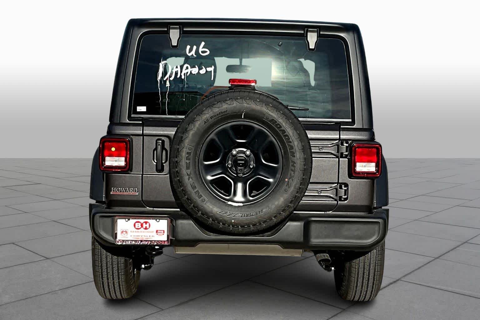 New 2026 Granite Crystal Metallic Clear-Coat Exterior Paint Jeep Sport image 5