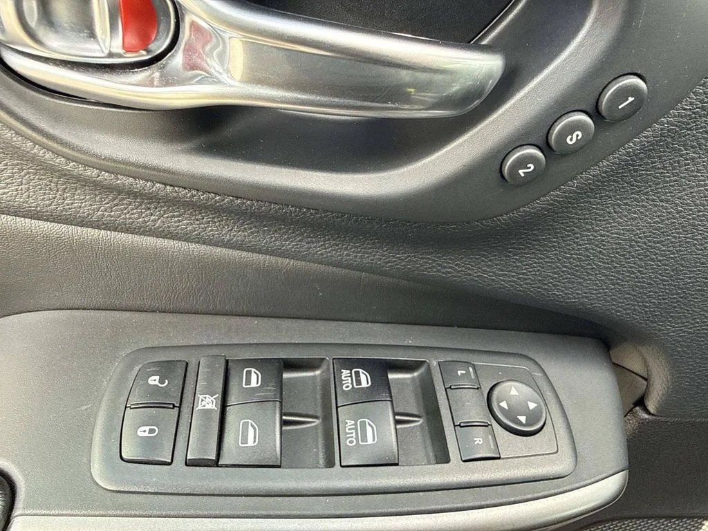 Certified Used 2019 Crystal Metallic Jeep Limited image 20