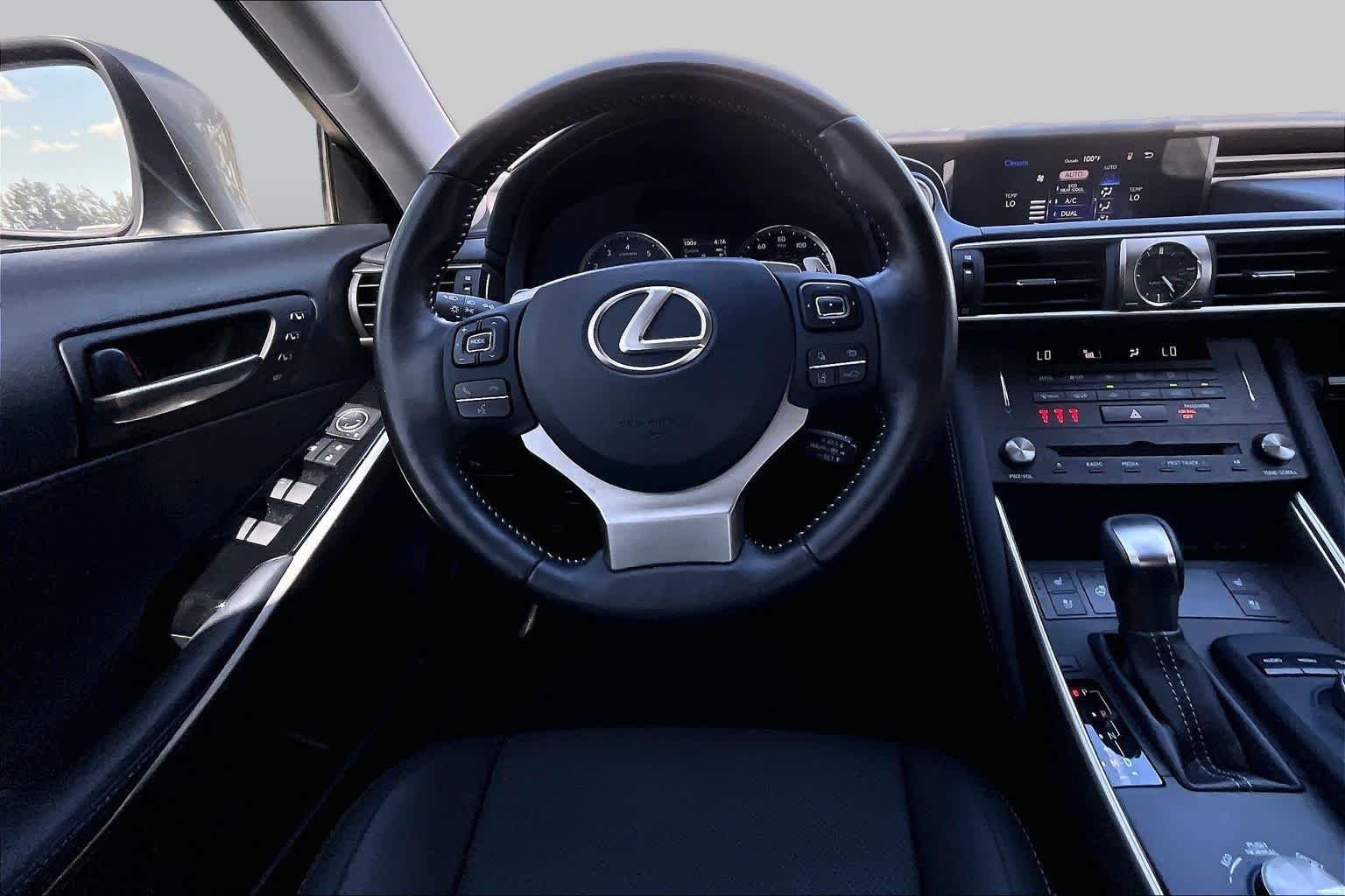 Used 2019 Atomic Silver Lexus  image 6