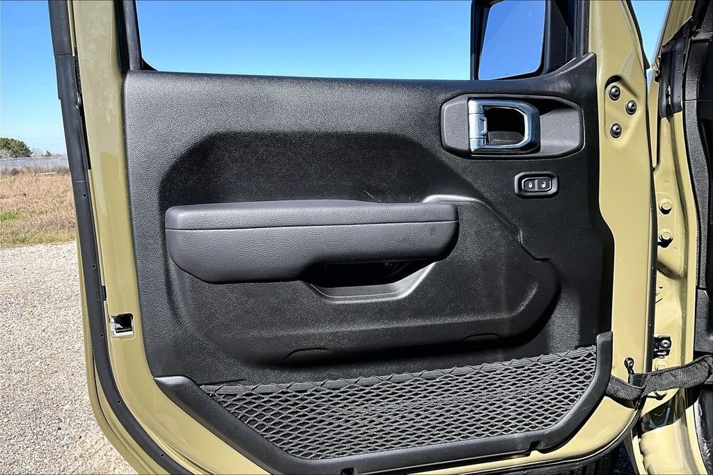 New 2026 Jeep Wrangler Sport 4D Sport Utility