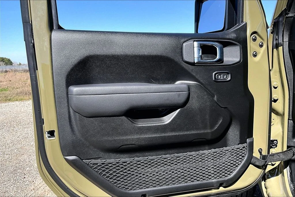 New 2026 Jeep Wrangler Sport 4D Sport Utility